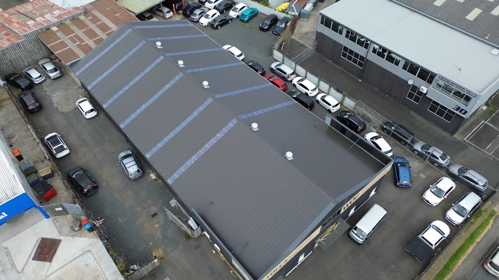 Large commercial roofing project